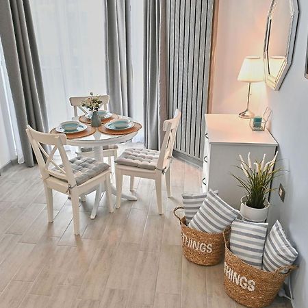 Sea Shore Apartments - Spa N Pools Beach Resort Mamaia Exterior foto