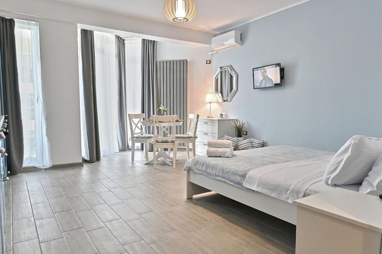 Sea Shore Apartments - Spa N Pools Beach Resort Mamaia Exterior foto