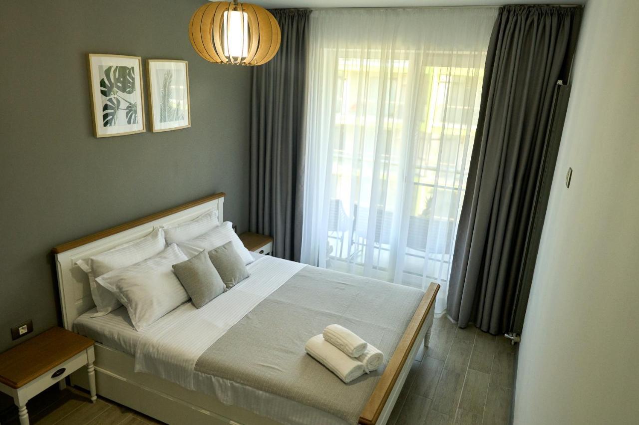 Sea Shore Apartments - Spa N Pools Beach Resort Mamaia Exterior foto